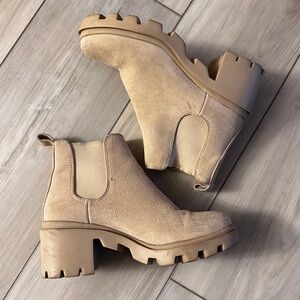 Steve Madden Chelsea boots